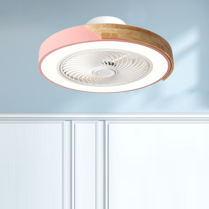 Zeitgenössischer skandinavischer runder Eisen-Massivholz-LED-leiser halb bündiger Deckenventilator mit Licht für das Schlafzimmer 
