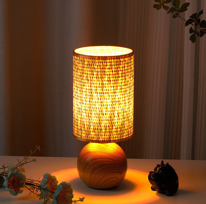 Zeitgenössische Boho Stoffzylinder Schirm Keramikbasis 1-Licht Tischlampe für das Studium 