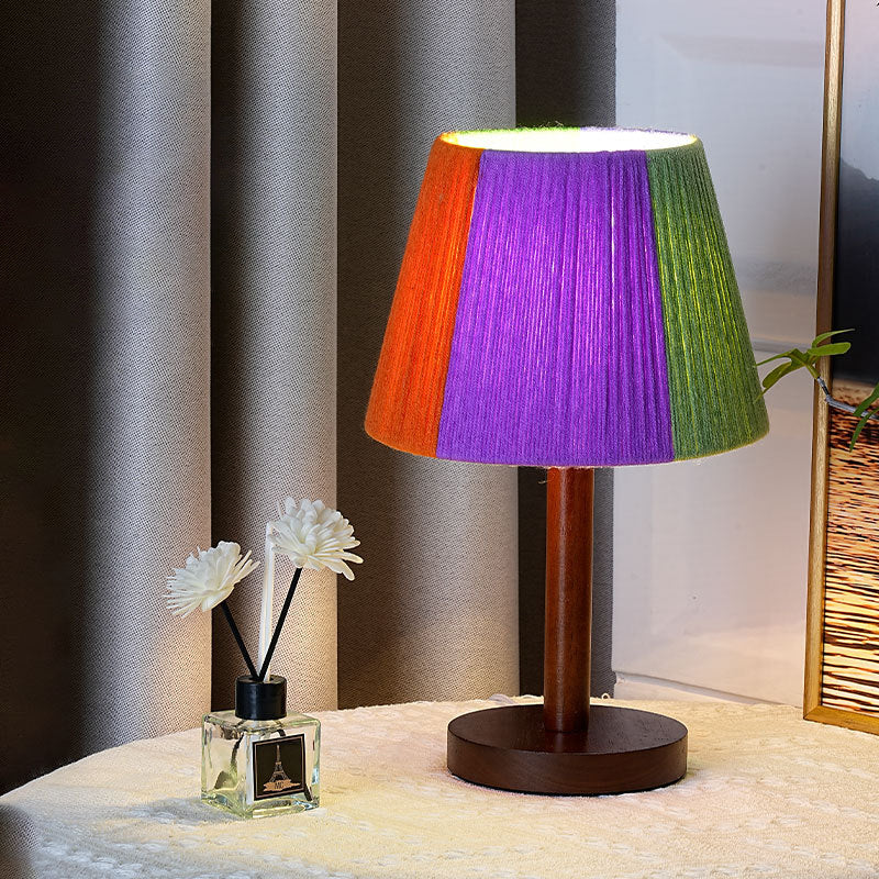 Lampe de table à 1 lumière en bois massif avec abat-jour en cylindre de fil à tricoter multicolore traditionnel français pour étude 