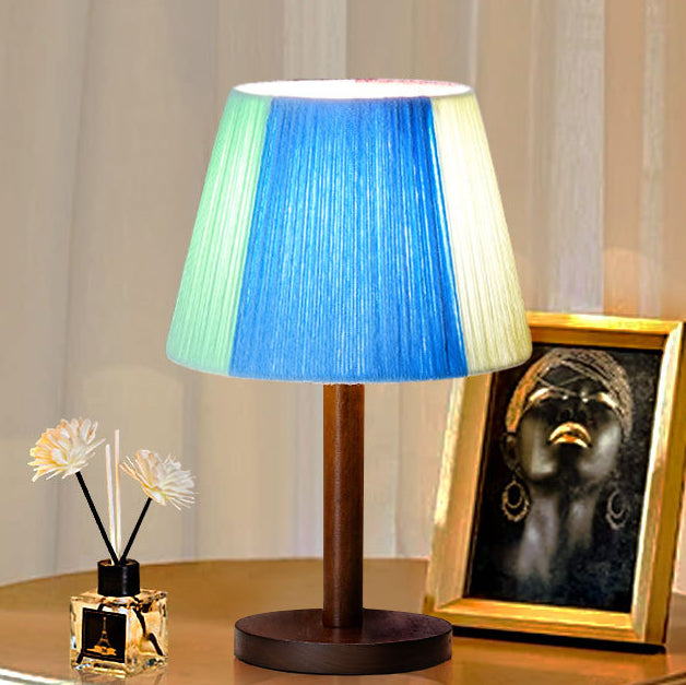 Lampe de table à 1 lumière en bois massif avec abat-jour en cylindre de fil à tricoter multicolore traditionnel français pour étude 