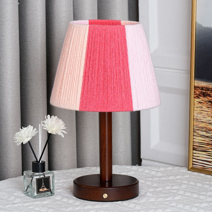 Lampe de table à 1 lumière en bois massif avec abat-jour en cylindre de fil à tricoter multicolore traditionnel français pour étude 