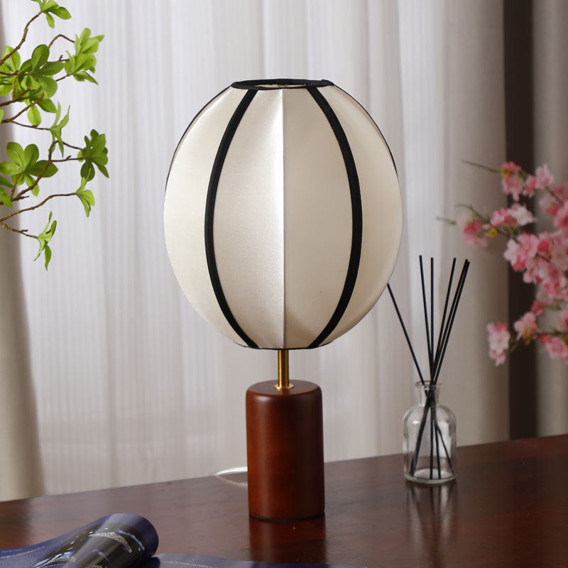 Moderne Mid-Century Stoff-Lampenschirm aus massivem Holz 1-Licht Tischlampe für das Studium 