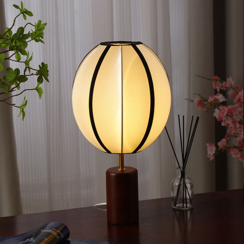 Moderne Mid-Century Stoff-Lampenschirm aus massivem Holz 1-Licht Tischlampe für das Studium 