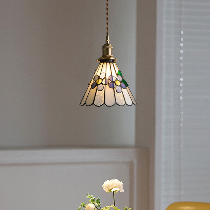 Abat-jour conique en verre teinté à motif floral traditionnel Tiffany en laiton, suspension à 1 lumière pour salon 