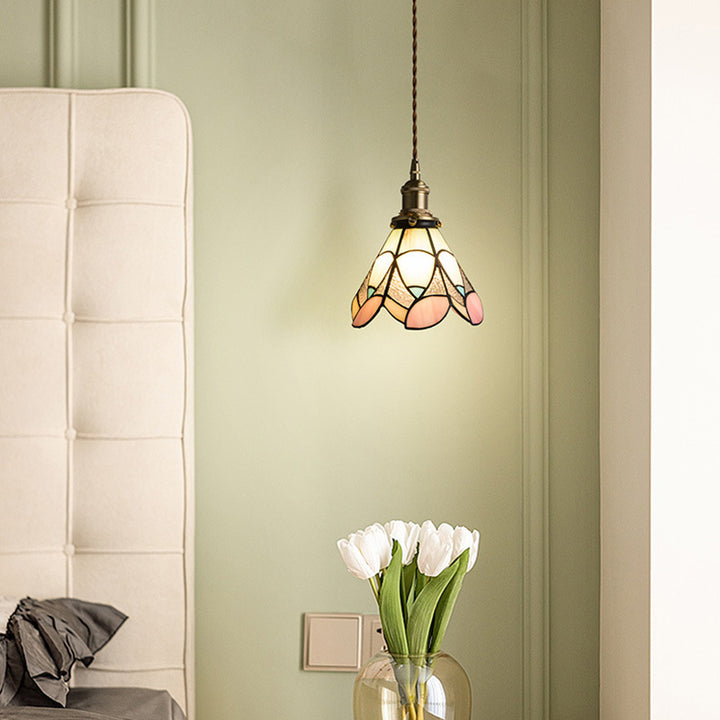 Abat-jour conique en verre teinté à motif floral traditionnel Tiffany en laiton, suspension à 1 lumière pour salon 