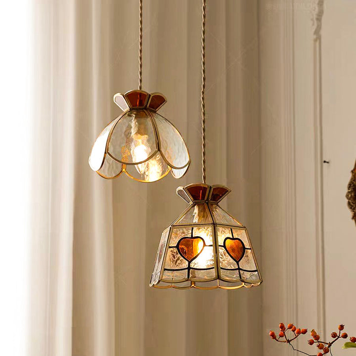 Traditioneller japanischer Messingrahmen, mattiertes Wellen-Glas, blütenblattförmige 1-Licht-Pendelleuchte für das Wohnzimmer 