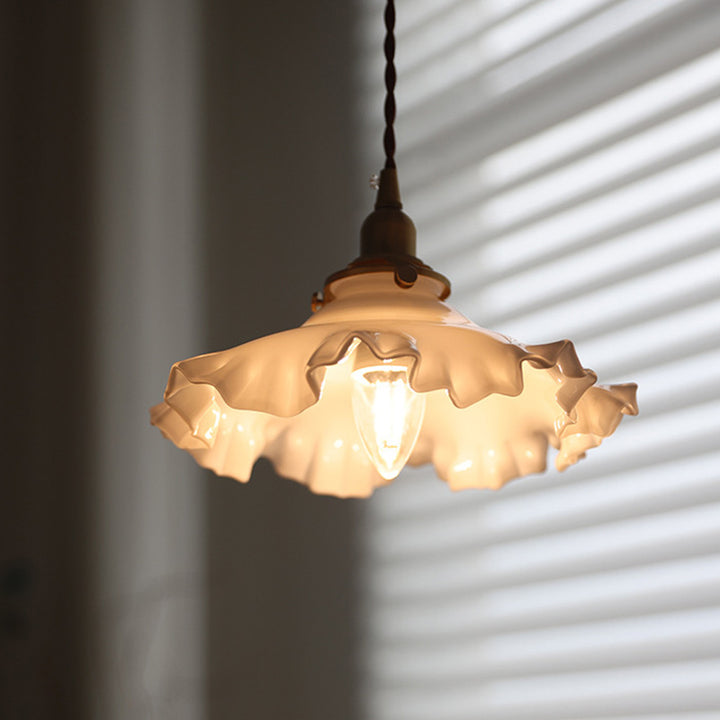 Abat-jour Fleur en Verre de Jade Blanc Traditionnel Français en Laiton 1-Lumière Suspension pour Salon 