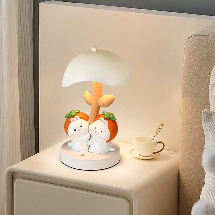 Zeitgenössische kreative Harzkaninchen-Dekor Eisenpilz-Schirm LED-Nachtlicht Tischlampe für Schlafzimmer 