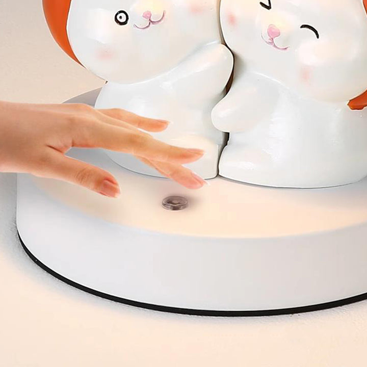 現代的なクリエイティブ樹脂ウサギデコール鉄キノコシェードLEDナイトライトテーブルランプベッドルーム用 