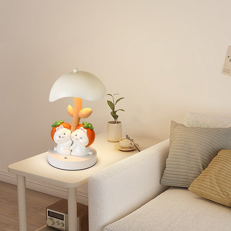 Zeitgenössische kreative Harzkaninchen-Dekor Eisenpilz-Schirm LED-Nachtlicht Tischlampe für Schlafzimmer 