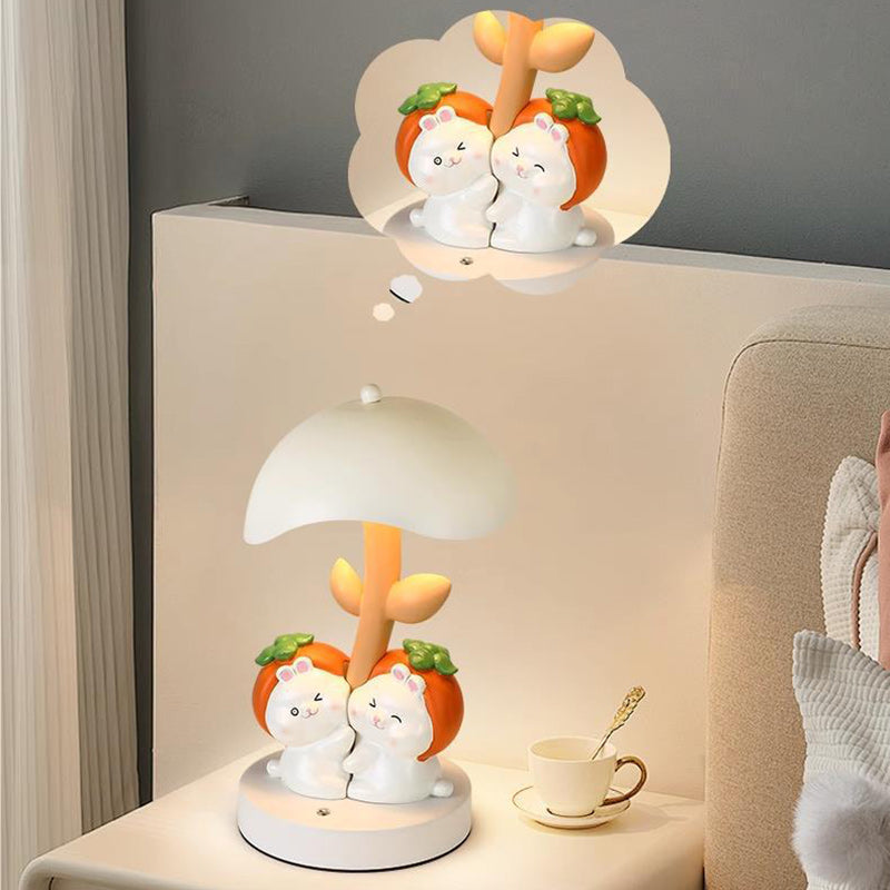 Zeitgenössische kreative Harzkaninchen-Dekor Eisenpilz-Schirm LED-Nachtlicht Tischlampe für Schlafzimmer 