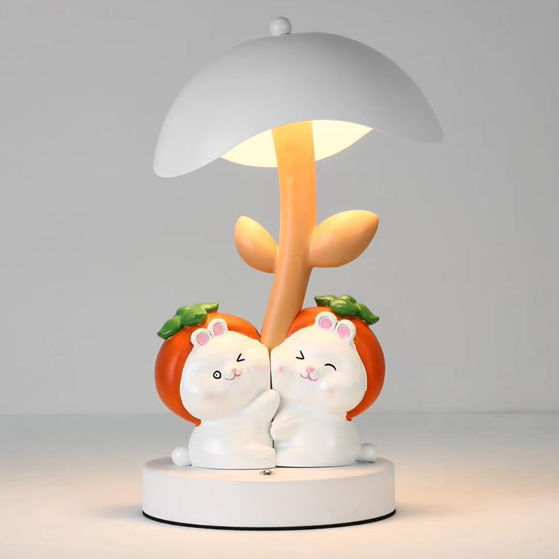 Zeitgenössische kreative Harzkaninchen-Dekor Eisenpilz-Schirm LED-Nachtlicht Tischlampe für Schlafzimmer 