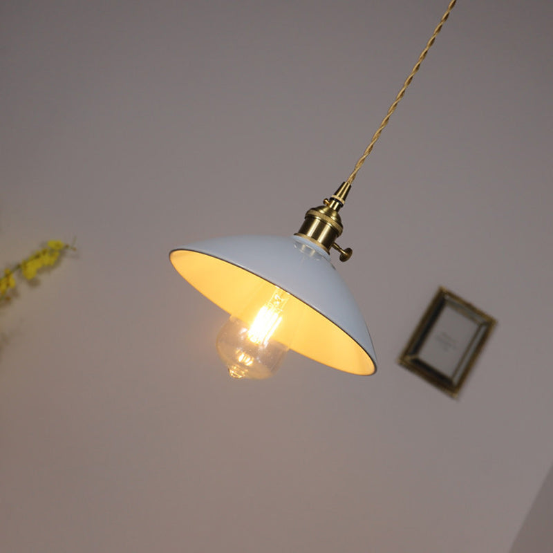 Zeitgenössische skandinavische Keramik konische Schirm Messing 1-Licht Pendelleuchte für Wohnzimmer 