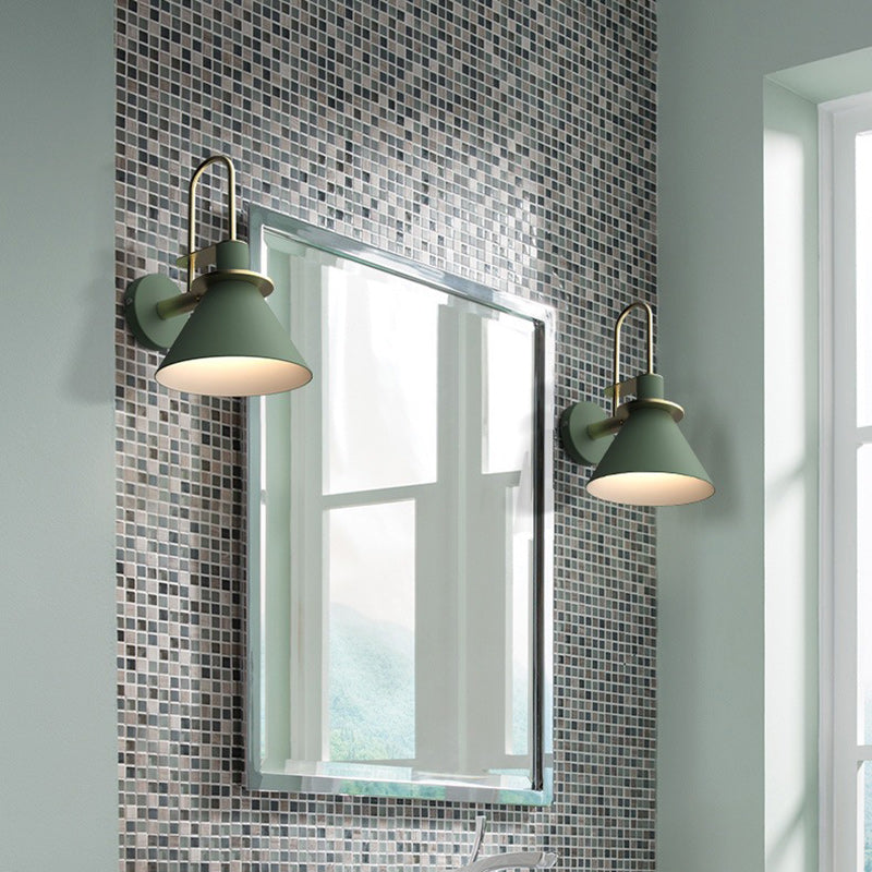 Lampe murale contemporaine scandinave à abat-jour conique géométrique en fer 1 lumière pour salon 