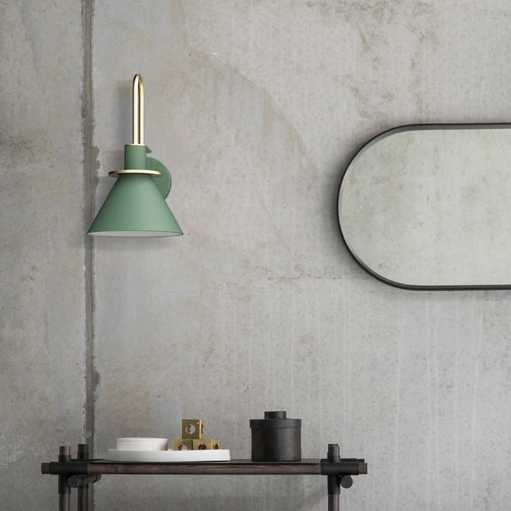 Lampe murale contemporaine scandinave à abat-jour conique géométrique en fer 1 lumière pour salon 