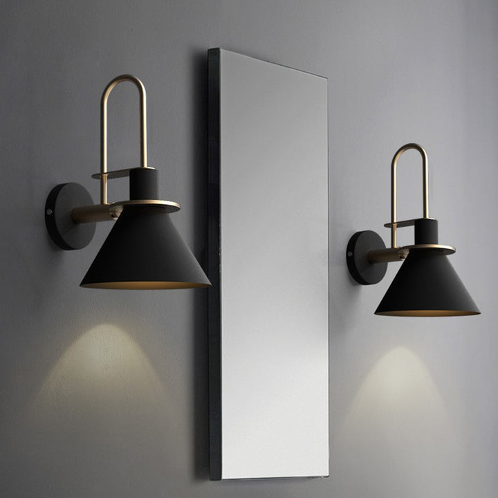 Lampe murale contemporaine scandinave à abat-jour conique géométrique en fer 1 lumière pour salon 