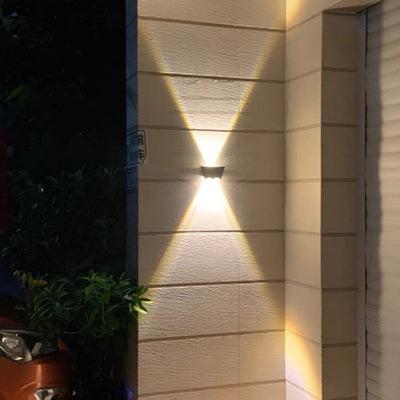 Applique murale contemporaine en aluminium industriel avec arc lumineux LED vers le haut et vers le bas, étanche pour jardin 