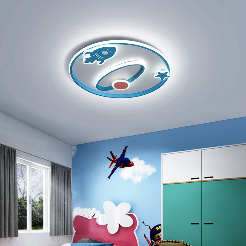 Lumière de plafond moderne en acrylique et fer avec LED intégrée en forme de fusée spatiale pour chambre à coucher 