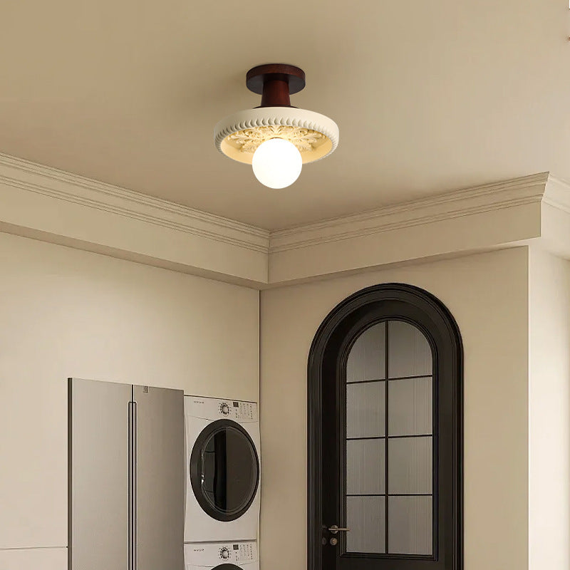Moderne Übergangs-Deckenleuchte aus massivem Holz mit halbkreisförmigem Schnitzharzschirm, 1-Licht Semi-Flush-Mount für Wohnzimmer 
