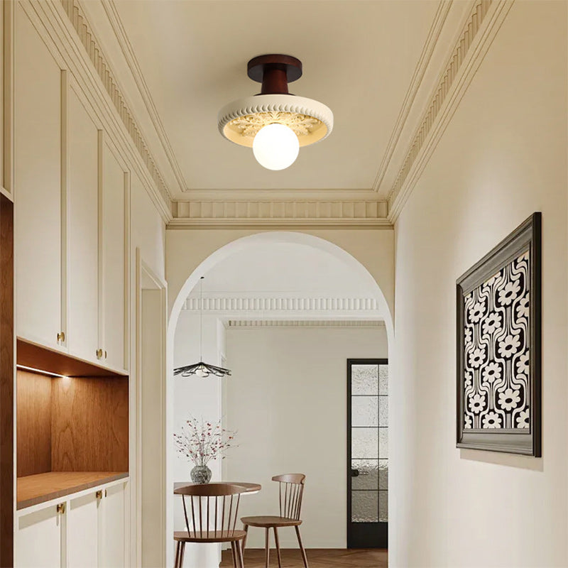 Moderne Übergangs-Deckenleuchte aus massivem Holz mit halbkreisförmigem Schnitzharzschirm, 1-Licht Semi-Flush-Mount für Wohnzimmer 