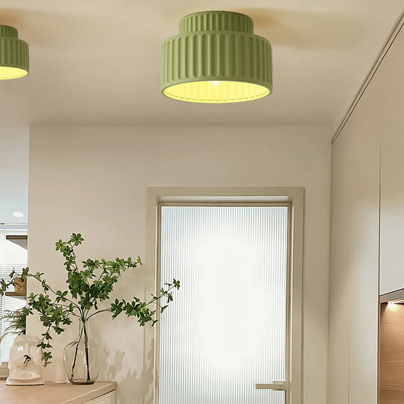 Plafonnier semi-encastré contemporain scandinave avec abat-jour cylindrique cannelé en résine et fer à 1 lumière pour salon 