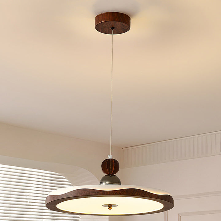 Traditionelle französische Eisen-Faux-Holzmaserung-Acryl-Kronenleuchte LED Pendelleuchte für Wohnzimmer 