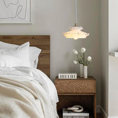 Traditionelle französische Messing-Blumenglas-Lampenschirm 1-Licht-Pendelleuchte für das Wohnzimmer 