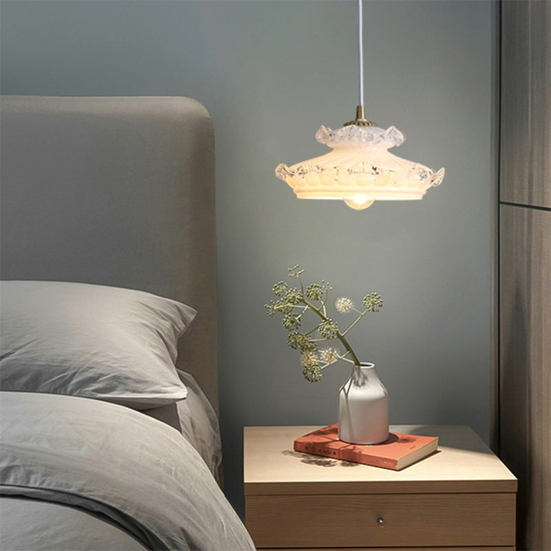 Traditionelle französische Messing-Blumenglas-Lampenschirm 1-Licht-Pendelleuchte für das Wohnzimmer 