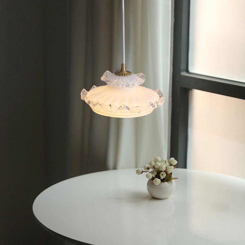Traditionelle französische Messing-Blumenglas-Lampenschirm 1-Licht-Pendelleuchte für das Wohnzimmer 