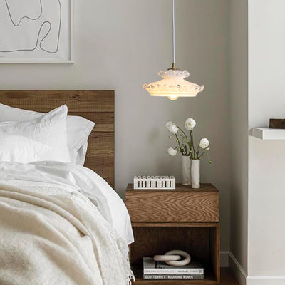 Traditionelle französische Messing-Blumenglas-Lampenschirm 1-Licht-Pendelleuchte für das Wohnzimmer 