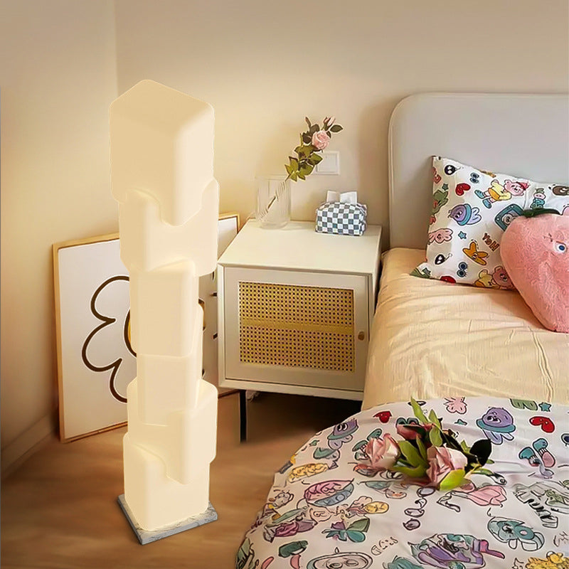 Lámpara de pie LED con base de mármol en bloque cuadrado PE de simplicidad contemporánea para dormitorio 