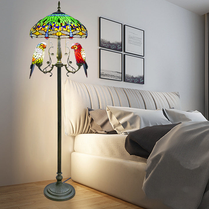 Traditionelle Vintage-Stehlampe aus rundem Eisen und Buntglas mit 5 Lichtern für Schlafzimmer 