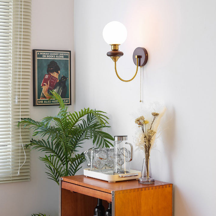 Moderne minimalistische runde Globus Eisen Glas 1-Licht Wandleuchte Lampe für Schlafzimmer 