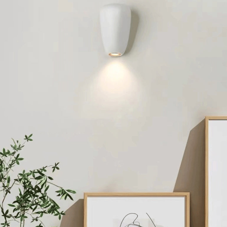 مصباح حائط LED من الراتنج الحديدي البيضاوي الاسكندنافي المعاصر لغرفة النوم 