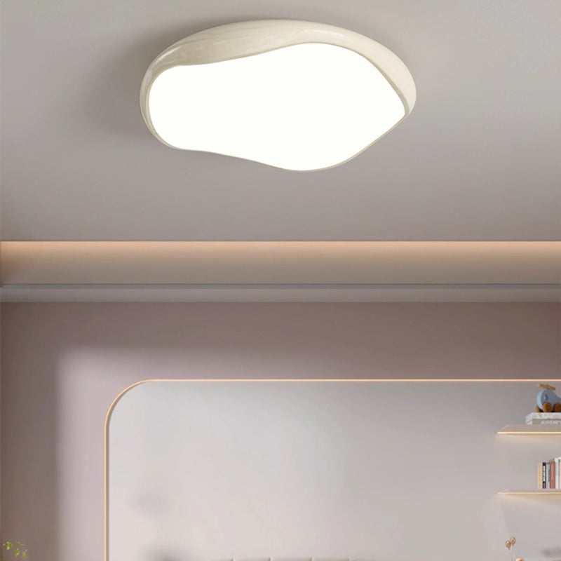 Luz de techo empotrada LED de hierro acrílico redonda irregular crema minimalista moderna para dormitorio 