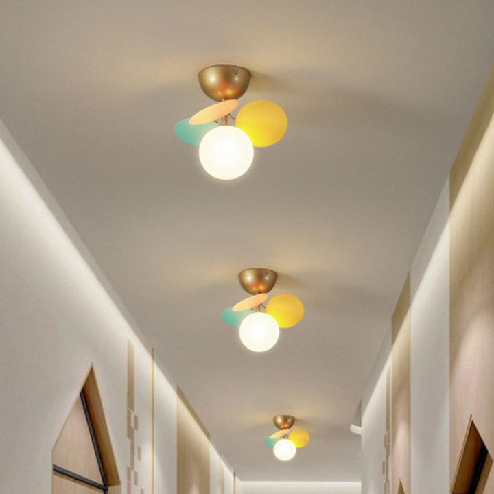 Zeitgenössische skandinavische bunte Blumenkugel aus Metall, Glas, Acryl, 1/4/6/8 Lichter, halbbündige Deckenleuchte für Schlafzimmer 