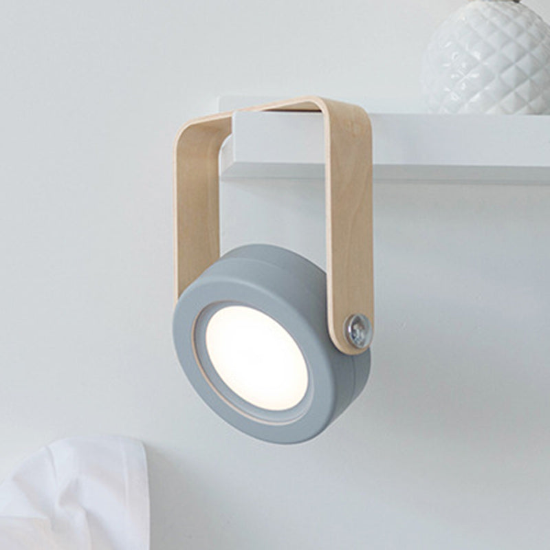 مصباح طاولة LED حديث على الطراز الاسكندنافي قابل للطي ومحمول بأسطوانة خشبية وحديدية لغرفة النوم 