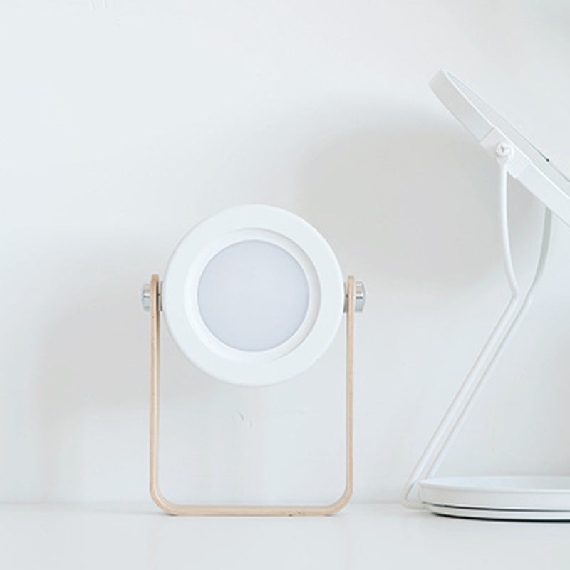 مصباح طاولة LED حديث على الطراز الاسكندنافي قابل للطي ومحمول بأسطوانة خشبية وحديدية لغرفة النوم 