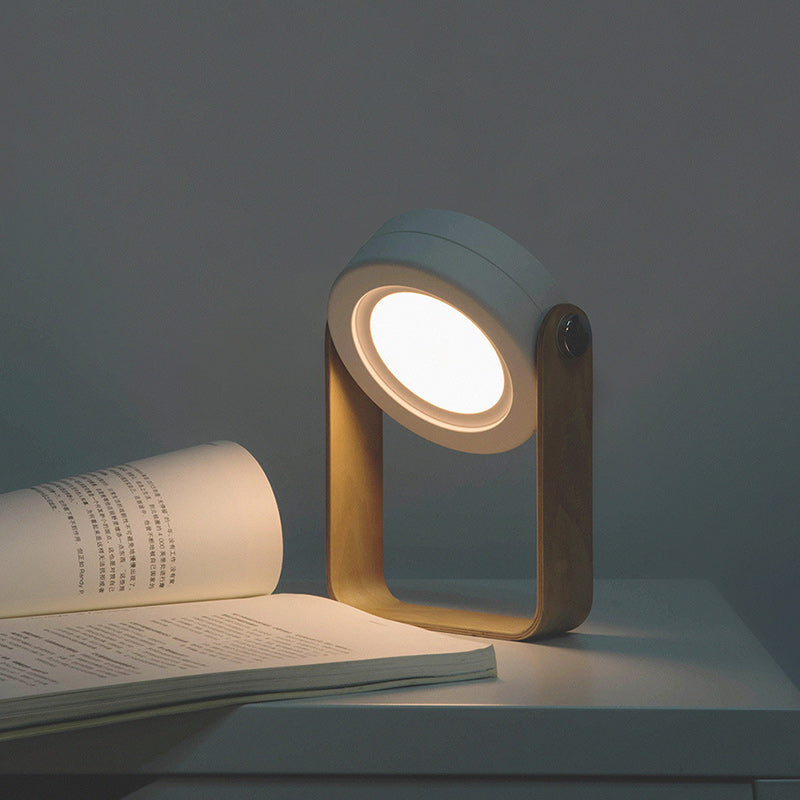 مصباح طاولة LED حديث على الطراز الاسكندنافي قابل للطي ومحمول بأسطوانة خشبية وحديدية لغرفة النوم 