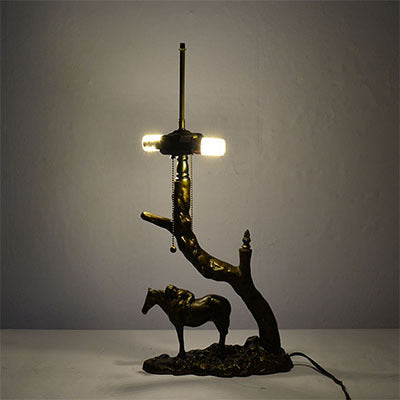 Lampe de table à deux lumières avec abat-jour en verre teinté en forme de cône rond traditionnel Tiffany en fer pour chambre 