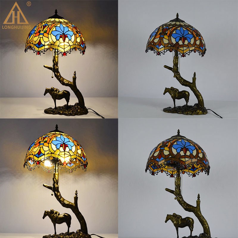 Lampe de table à deux lumières avec abat-jour en verre teinté en forme de cône rond traditionnel Tiffany en fer pour chambre 