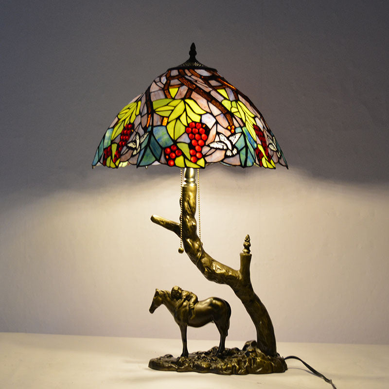 Lampe de table à deux lumières avec abat-jour en verre teinté en forme de cône rond traditionnel Tiffany en fer pour chambre 