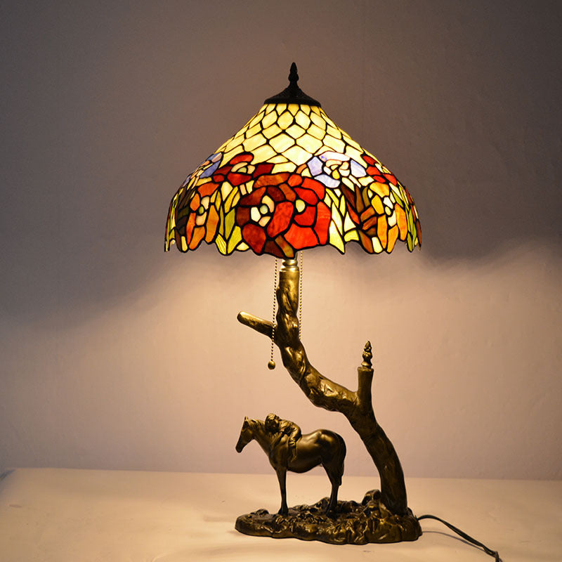 Lampe de table à deux lumières avec abat-jour en verre teinté en forme de cône rond traditionnel Tiffany en fer pour chambre 