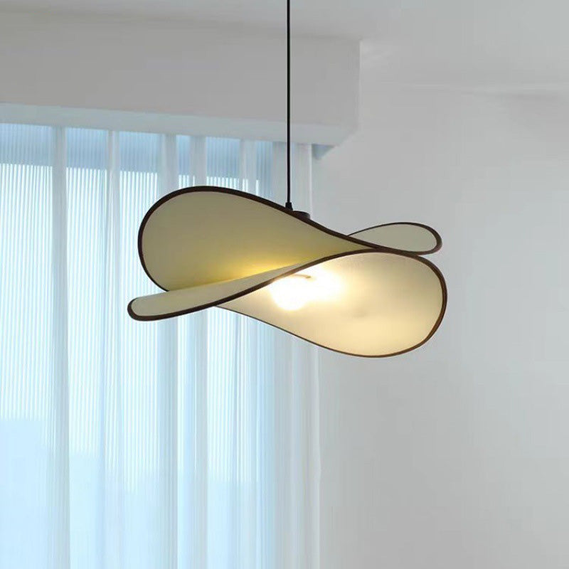 Lámpara colgante de 1 luz de tela de hierro curvado con forma de chip de patata creativa contemporánea para dormitorio 