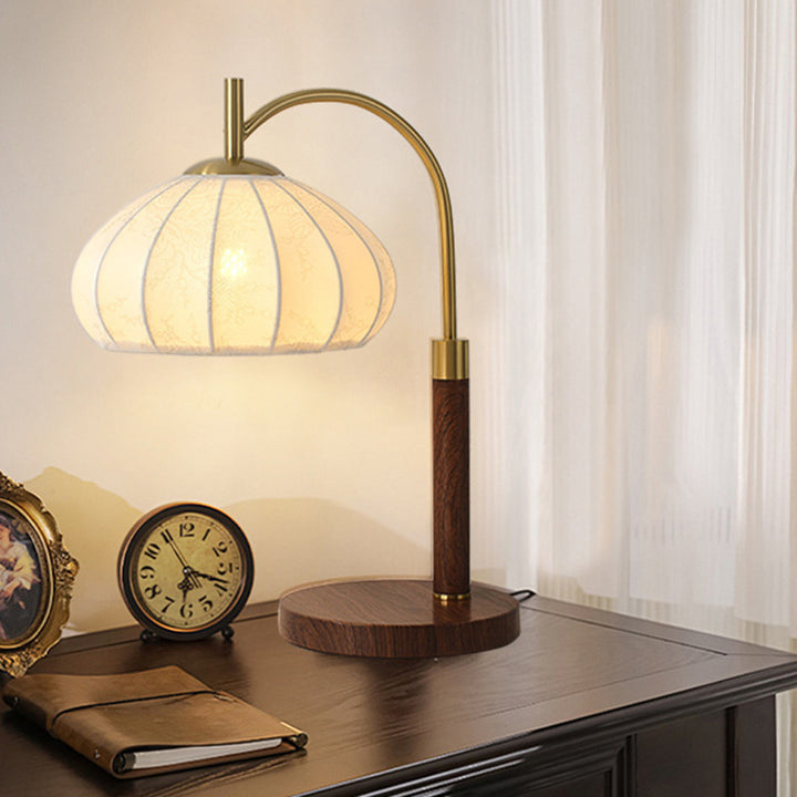 Lámpara de mesa de 1 luz de tela de hierro con forma de cono ovalado redondo impreso en chino tradicional para sala de estar 