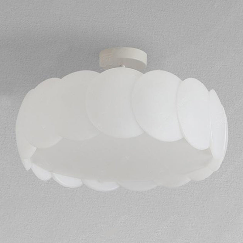 Luz de techo semi-empotrada contemporánea escandinava redonda de encaje crema de hardware PE para dormitorio 