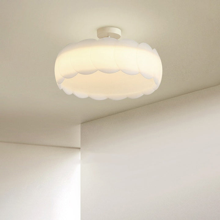 Luz de techo semi-empotrada contemporánea escandinava redonda de encaje crema de hardware PE para dormitorio 