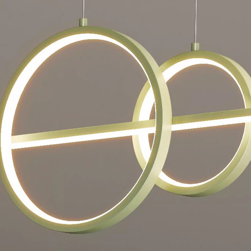 Suspension LED contemporaine scandinave crème linéaire ronde orbe en fer moulé par rotation pour salle à manger 