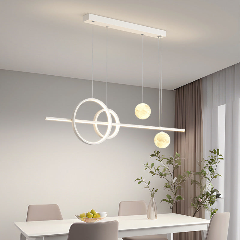 Zeitgenössischer skandinavischer cremefarbener linearer runder Kugel-Rotationsform-LED-Kronleuchter für Esszimmer 