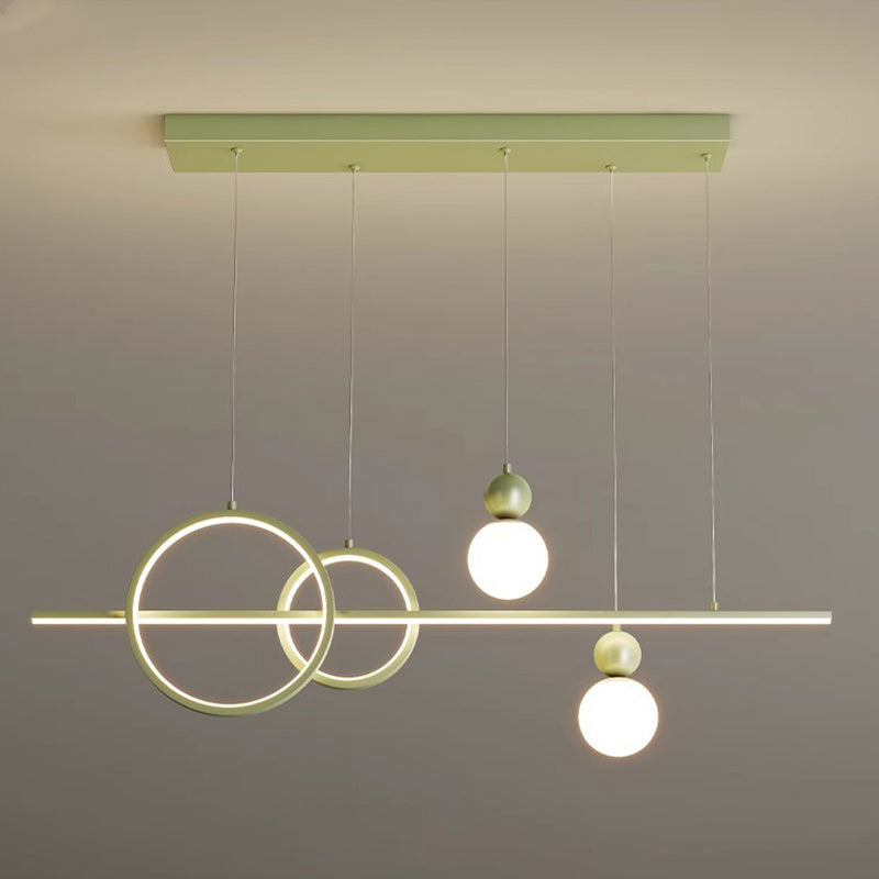 Suspension LED contemporaine scandinave crème linéaire ronde orbe en fer moulé par rotation pour salle à manger 